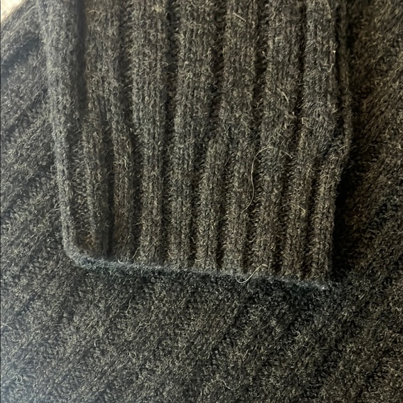 Abercrombie & Fitch Men's dark charcoal gray Sweater - Picture 4 of 5